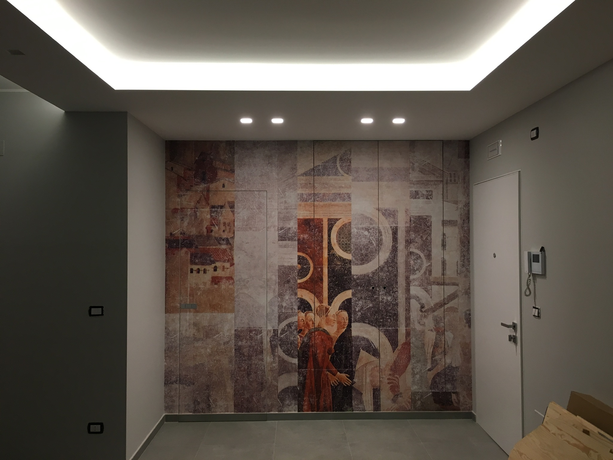 Interno tinteggiato con parete decorativa — lavoro Giuseppe Leone Pitturazioni